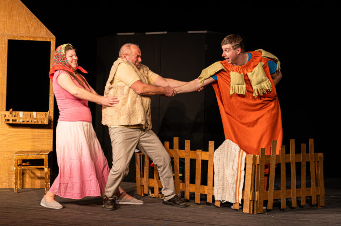 MĚLA BABKA ČTYŘI JABKA